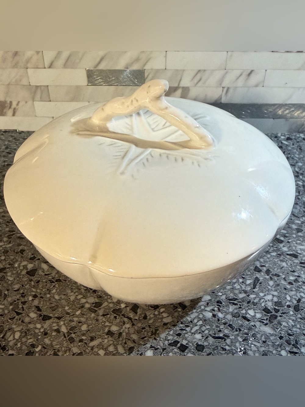 American Atelier Waverly Shell Covered Dish